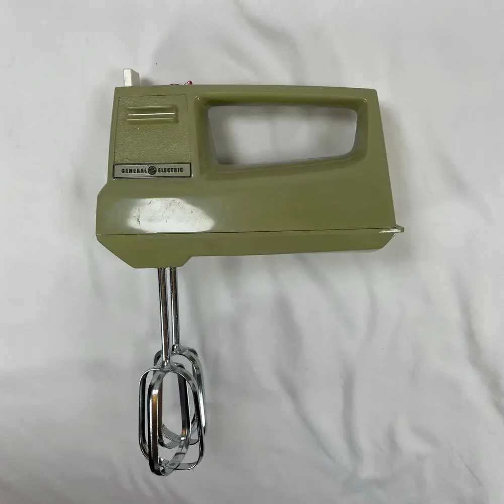 General Electric Vintage Avocado Green Hand Mixer 3-Speed D1 M24 Made in USA - Picture 1 of 7